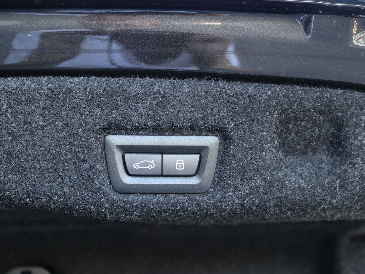 11FJ - 520i Sedan