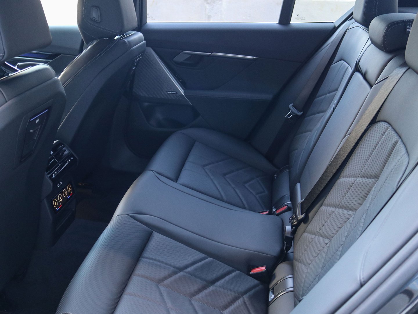 11FJ - 520i Sedan