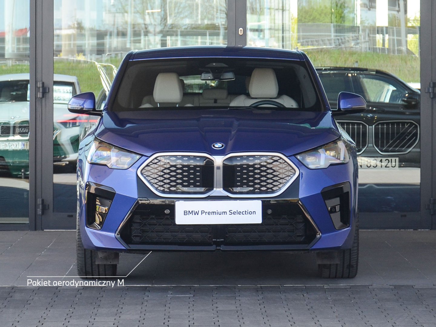 U10 - iX2 xDrive30