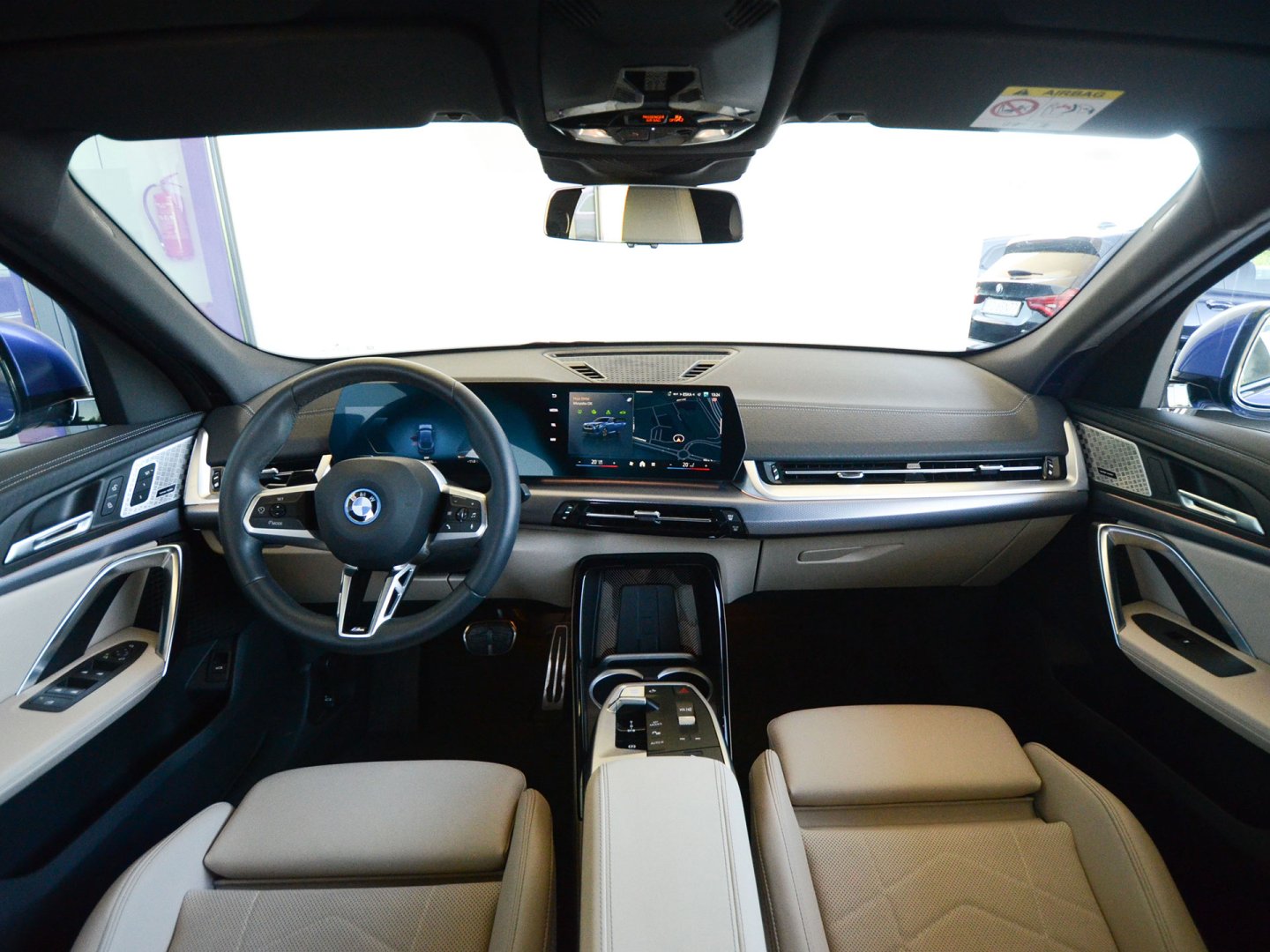 U10 - iX2 xDrive30