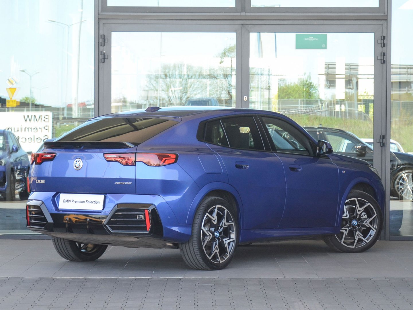U10 - iX2 xDrive30