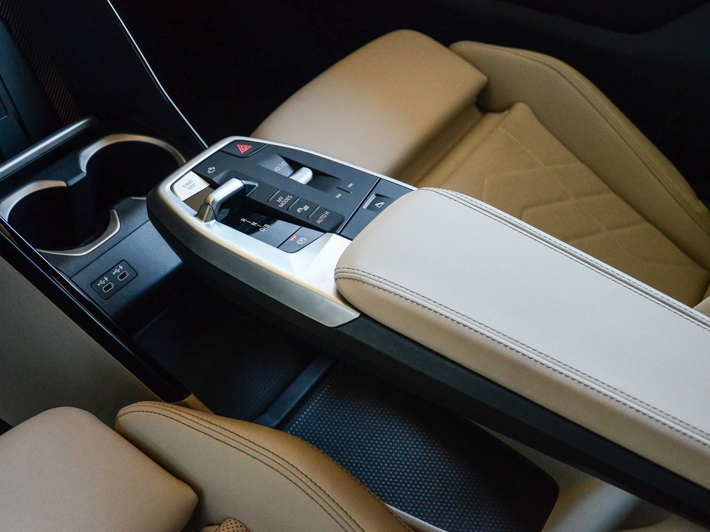 U10 - iX2 xDrive30