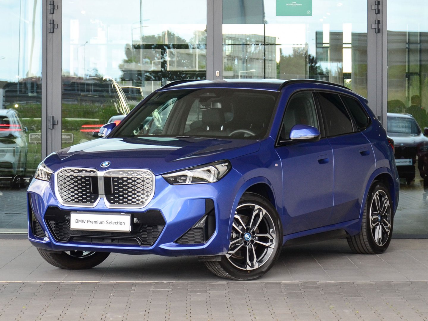 U11 - iX1 xDrive30