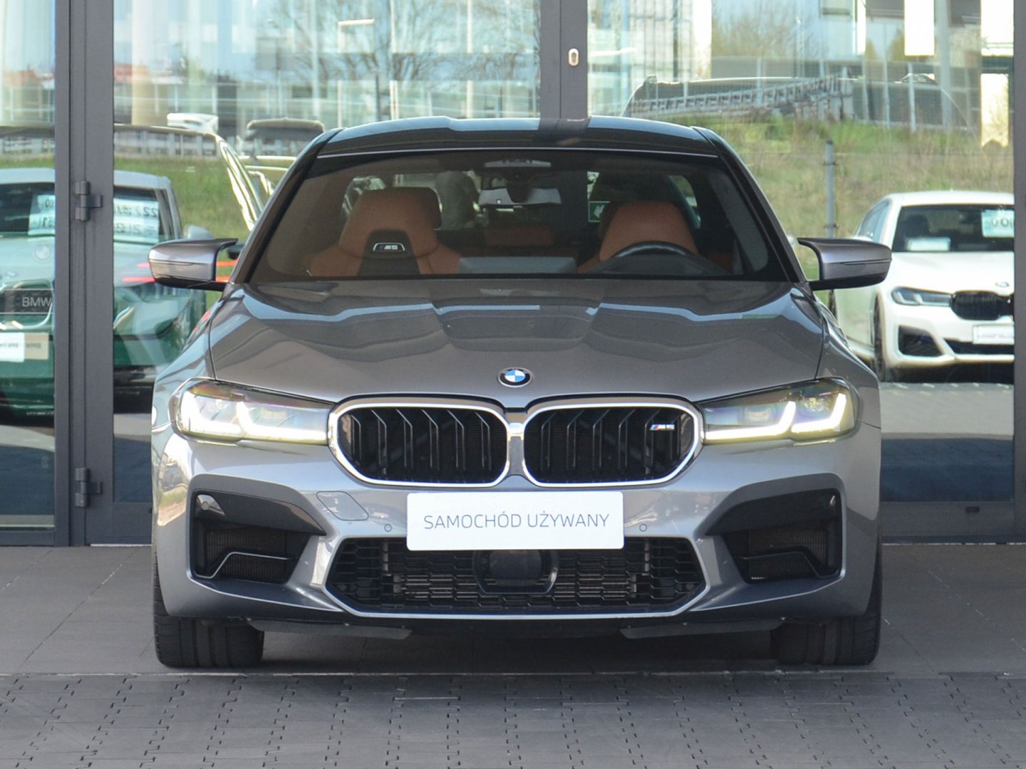 81CH  - M5 Sedan