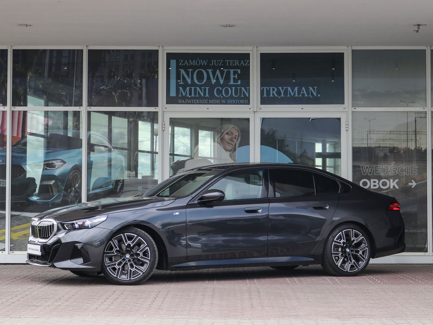 11FJ - 520i Sedan