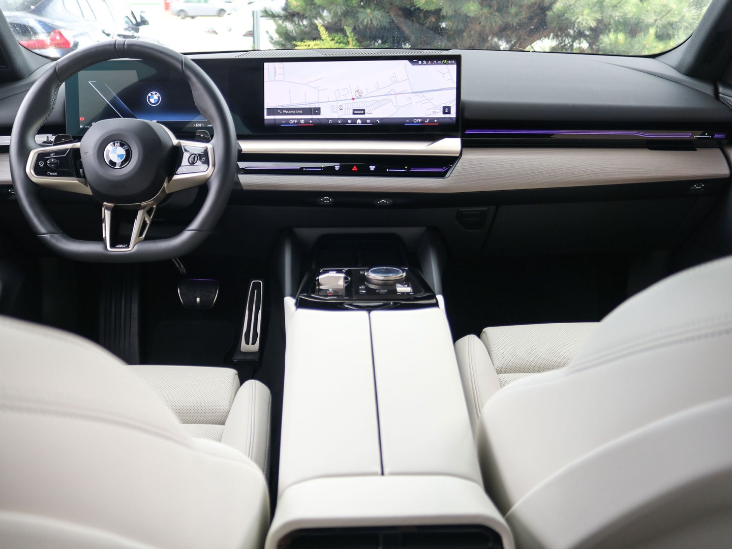 11FJ - 520i Sedan 