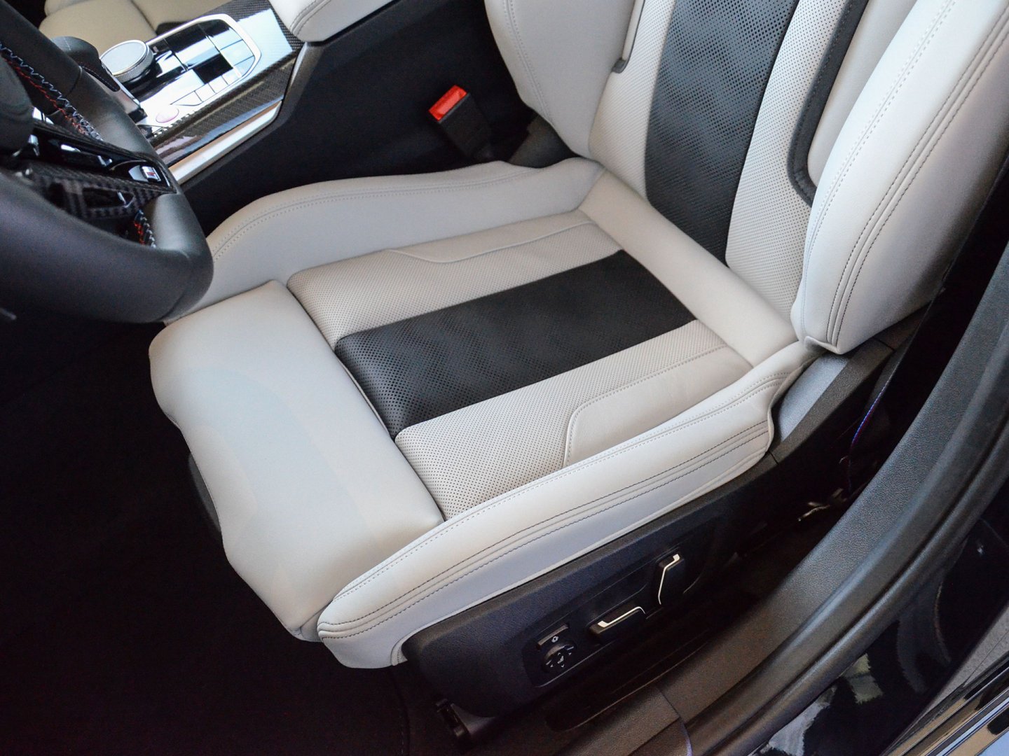 31HJ - M3 Competition M xDrive Limuzyna