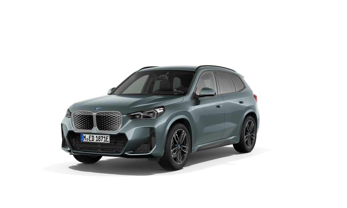 U11 - iX1 xDrive30