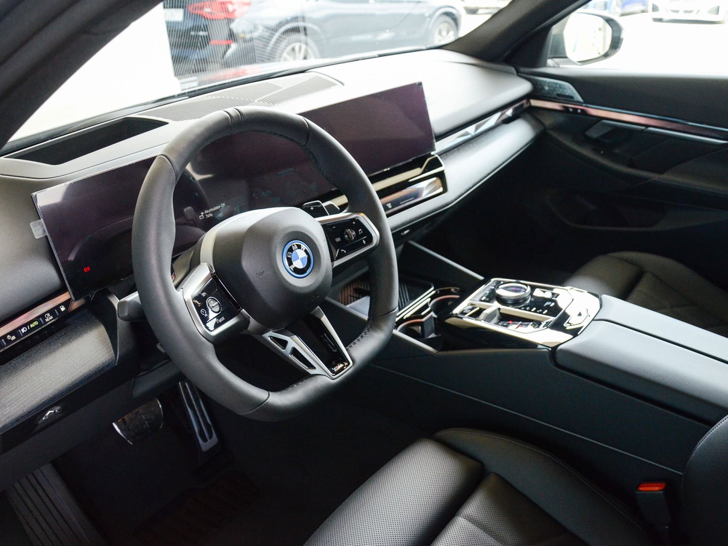 11FK - 550e xDrive Sedan