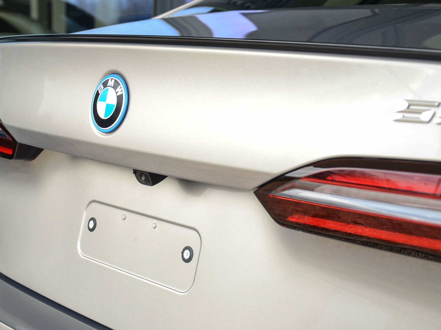 11FK - 550e xDrive Sedan