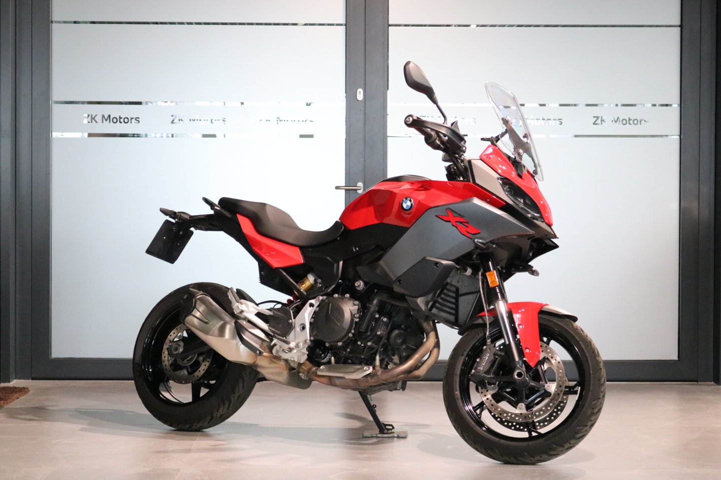 0R01 - F900XR