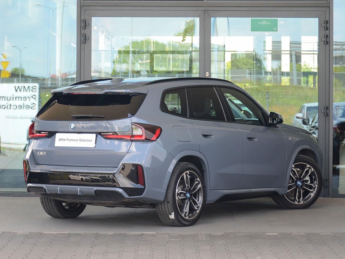 11bl - iX1 xDrive30