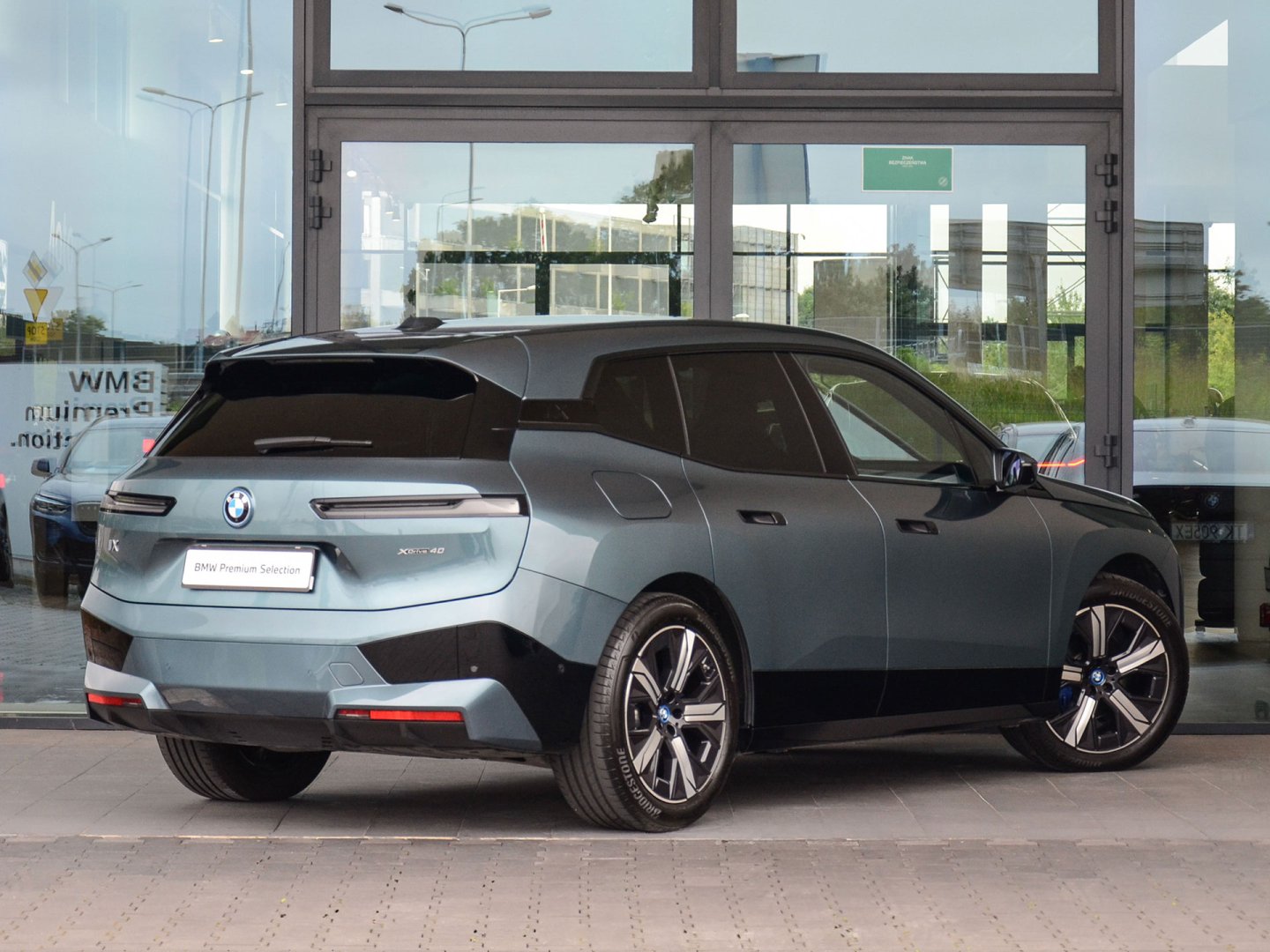 11CF - iX xDrive40