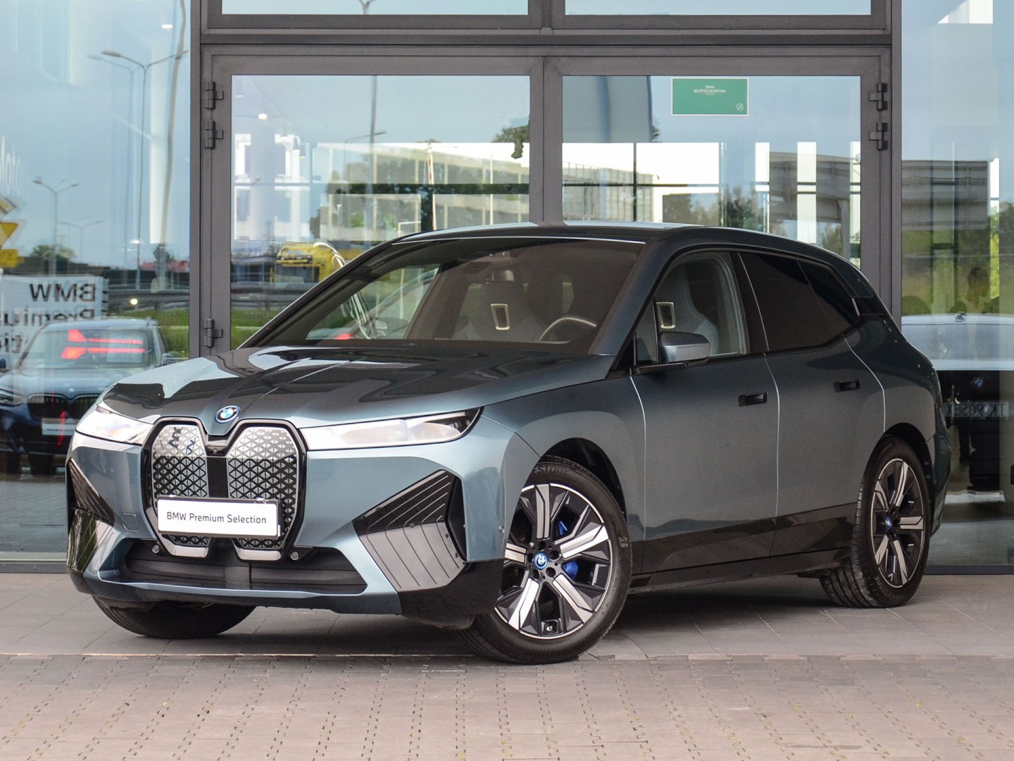 11CF - iX xDrive40