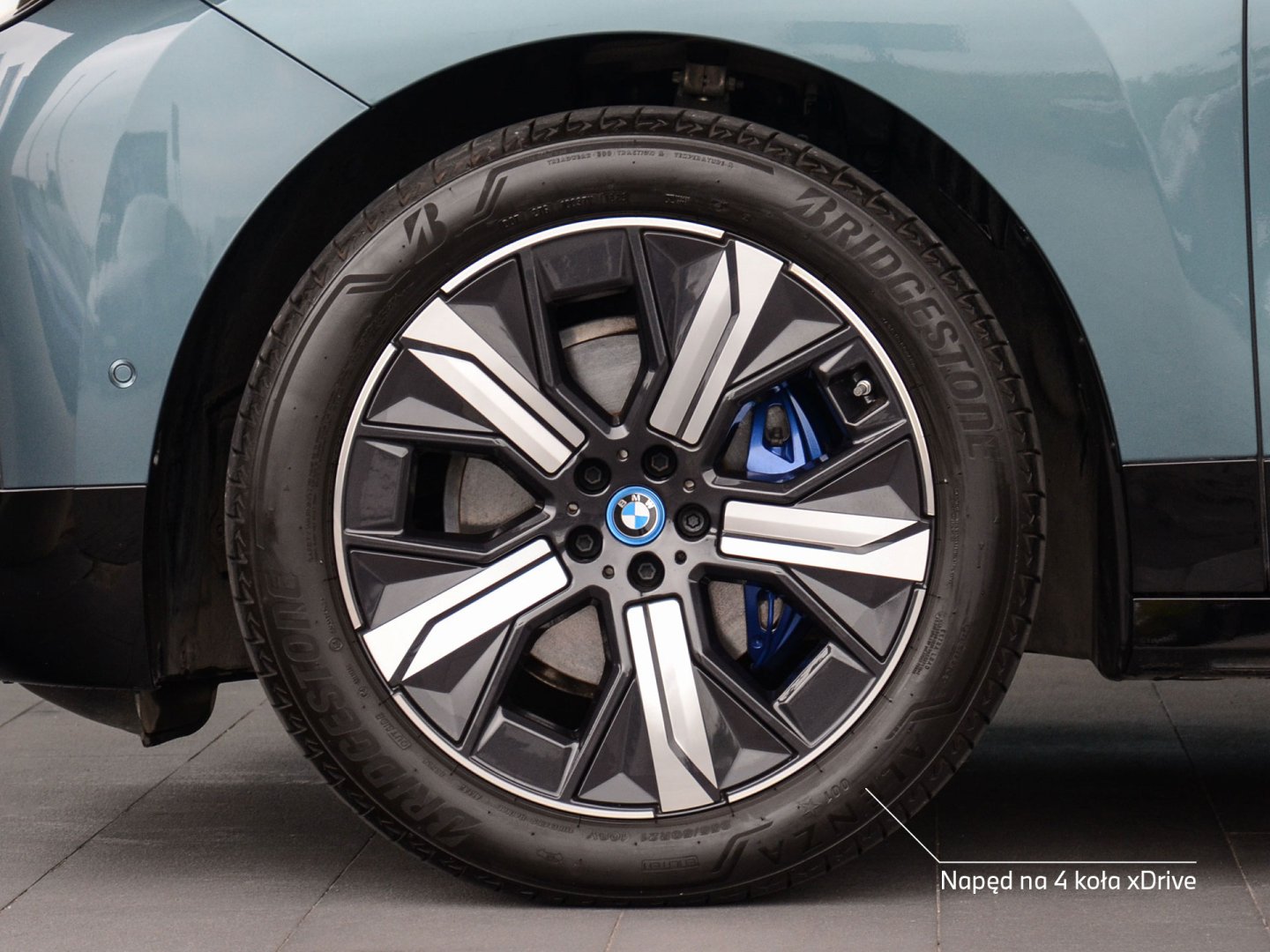 11CF - iX xDrive40