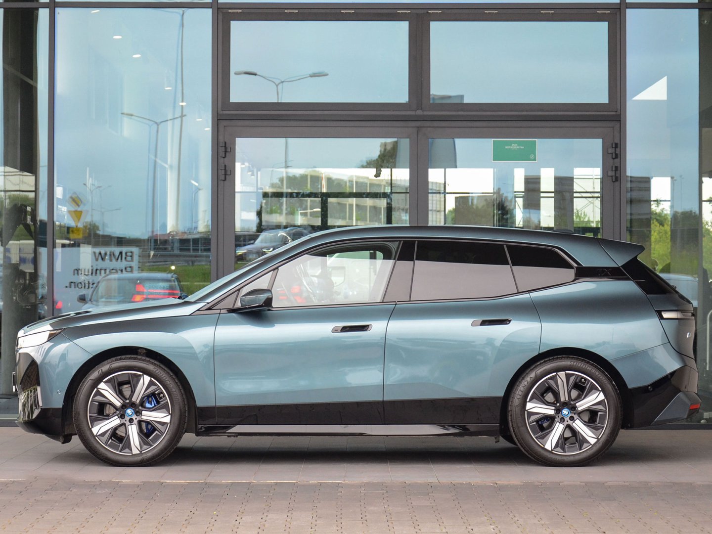 11CF - iX xDrive40