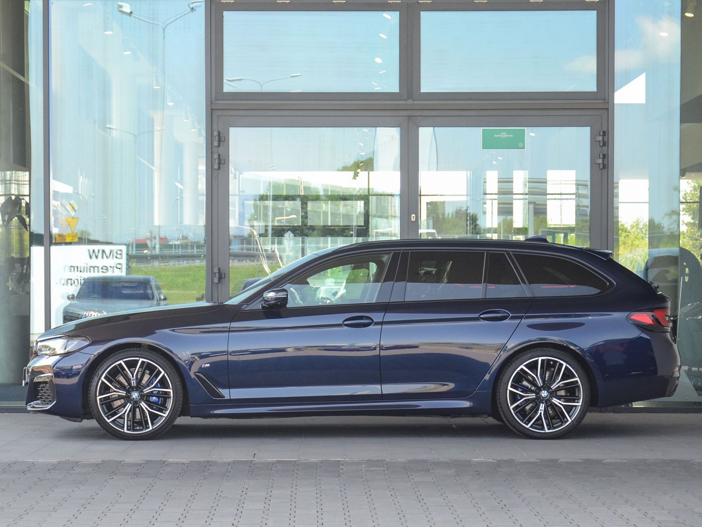 11bl - 530i xDrive Touring