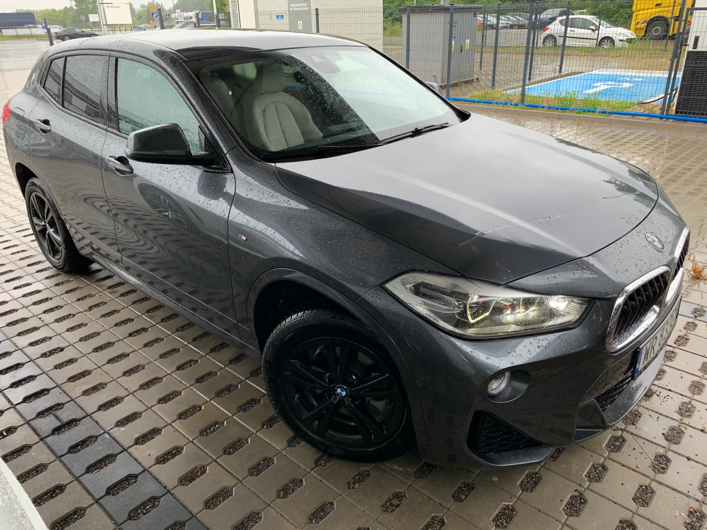 F39 -  X2 sDrive18d