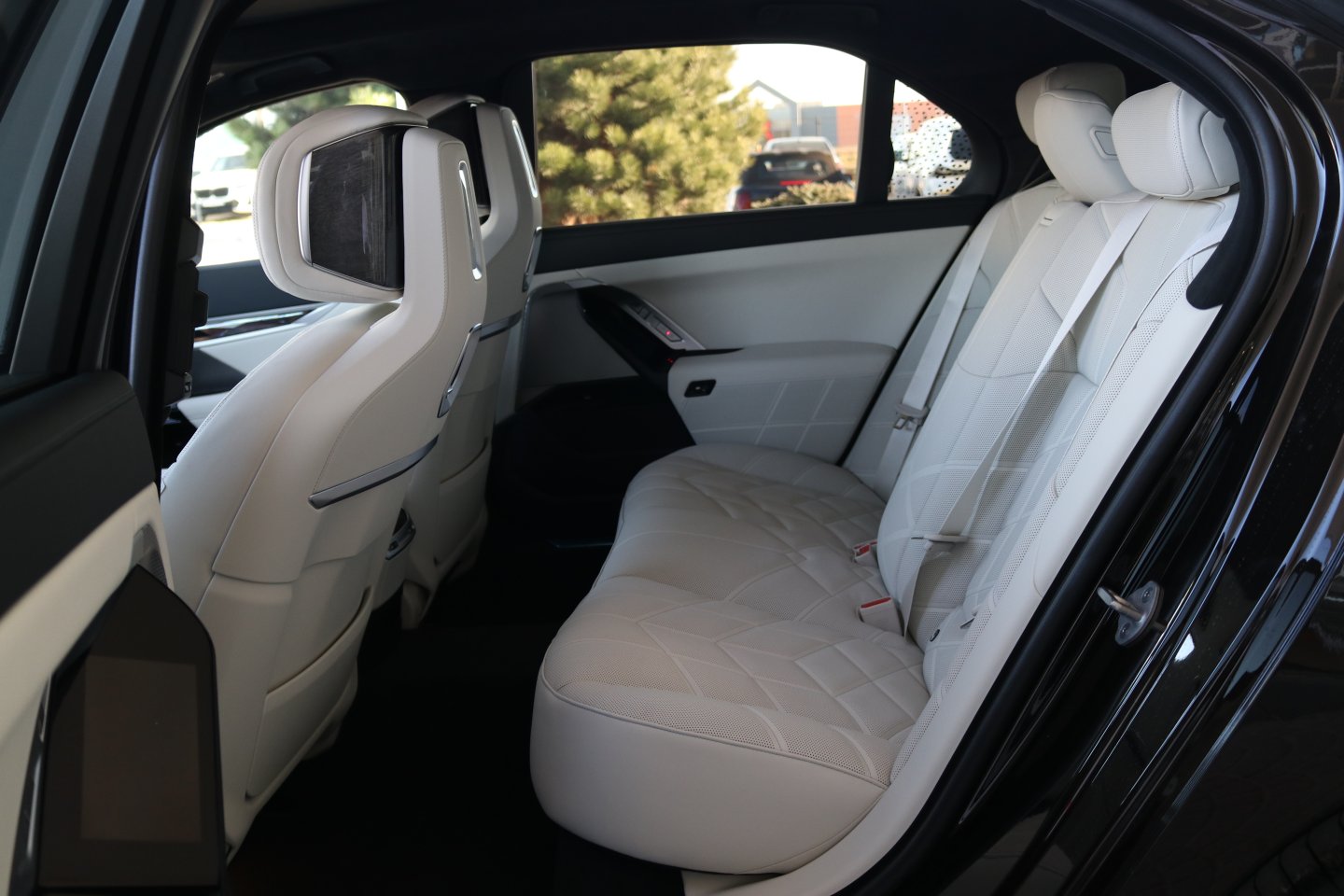21EJ - 740d xDrive Sedan