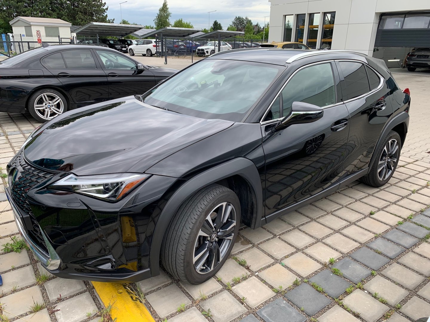 11bl - LEXUS UX200