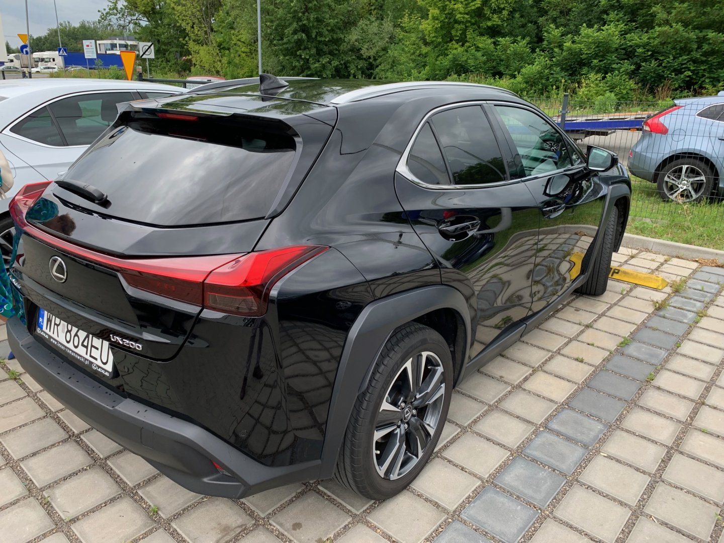 11bl - LEXUS UX200