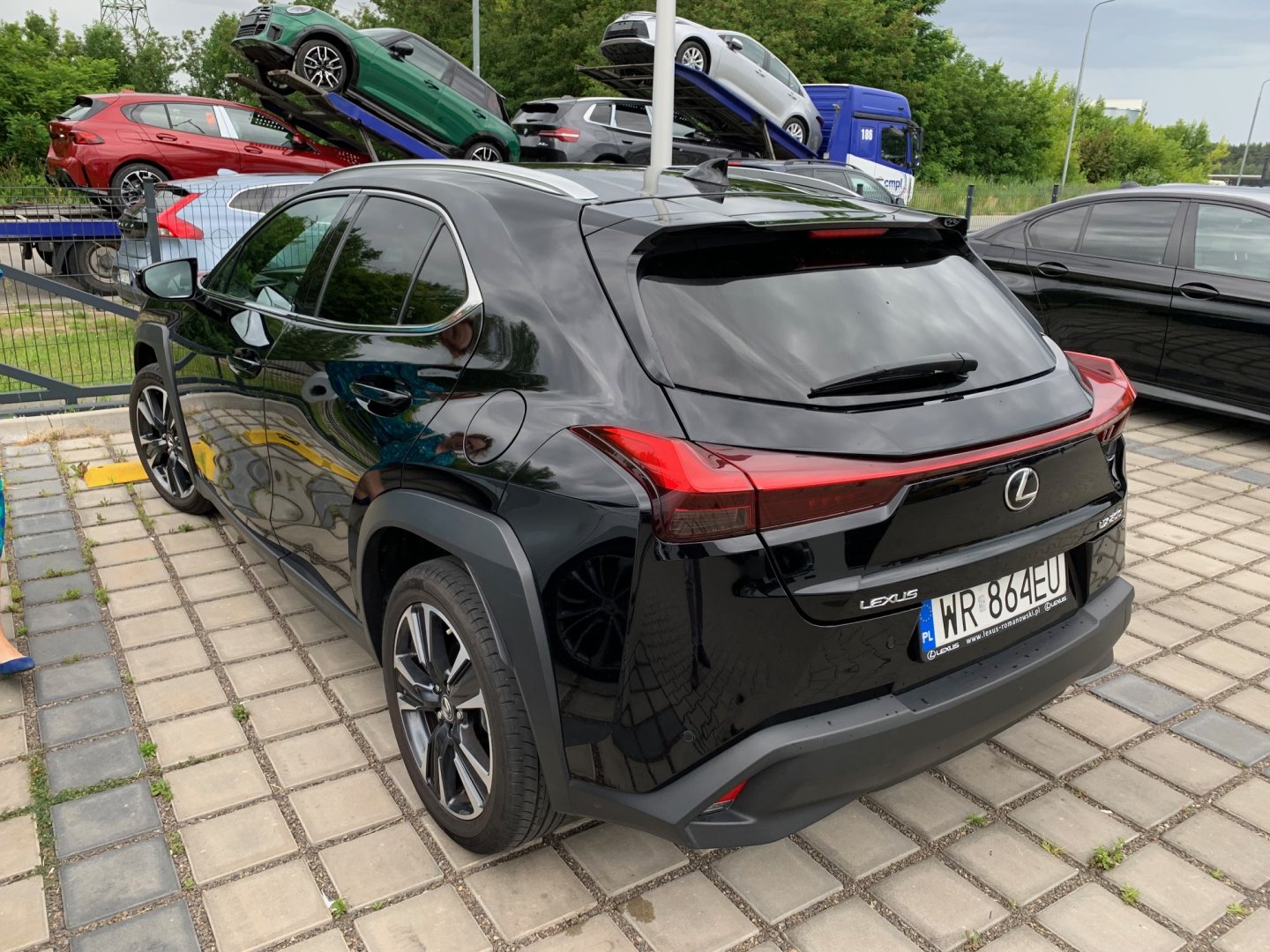 11bl - LEXUS UX200