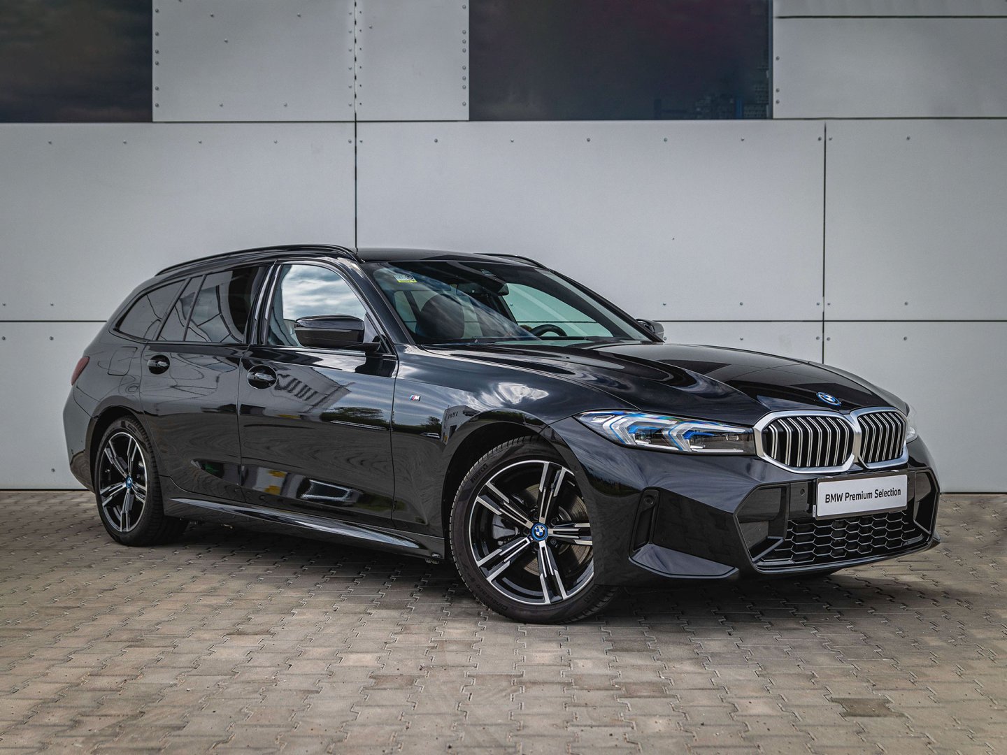 71CY - 330e xDrive Touring