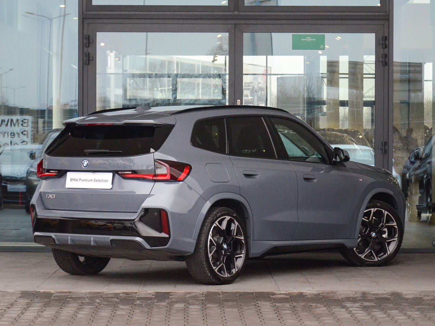11bl - iX1 xDrive30